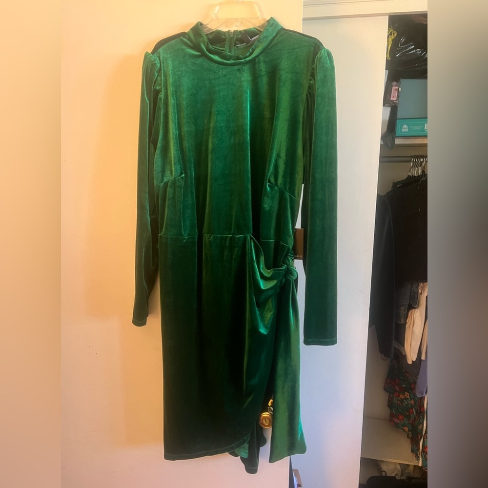 Plus size ELOQUII Velvet green dress
